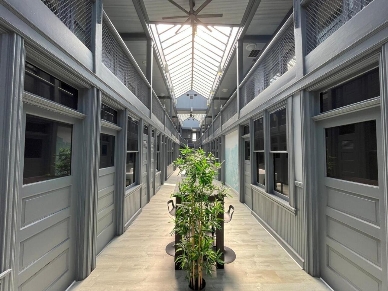Local Modern Getaway - Ground Floor Apartment Cleveland Exterior photo